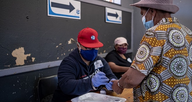 south-africans-vote-in-local-polls-set-to-challenge-anc