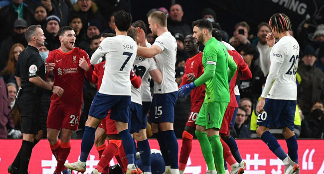 son-shines-as-tottenham-hold-liverpool-in-epl-thriller