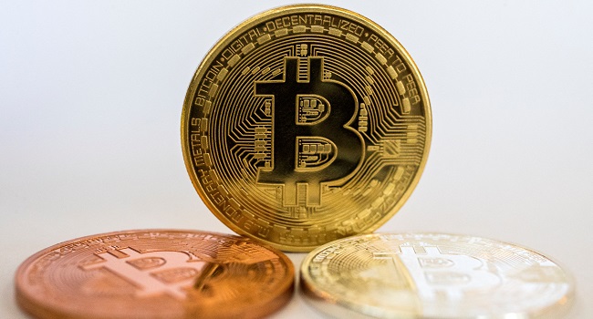 bitcoin-slides-below-$40,000