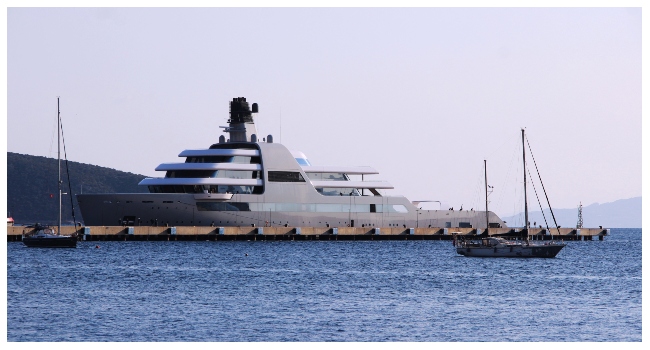russian-abramovich’s-superyachts-dock-in-turkey