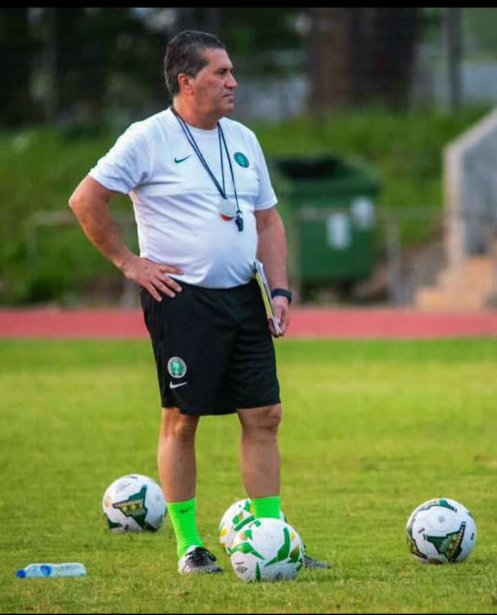 super-eagles-coach-peseiro-is-free-to-go-as-nff-goes-cold-on-contract-extension-talks